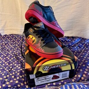 Heelys Black, Grey, and Red Flame Skate Shoes, Boys 4, like new, all included